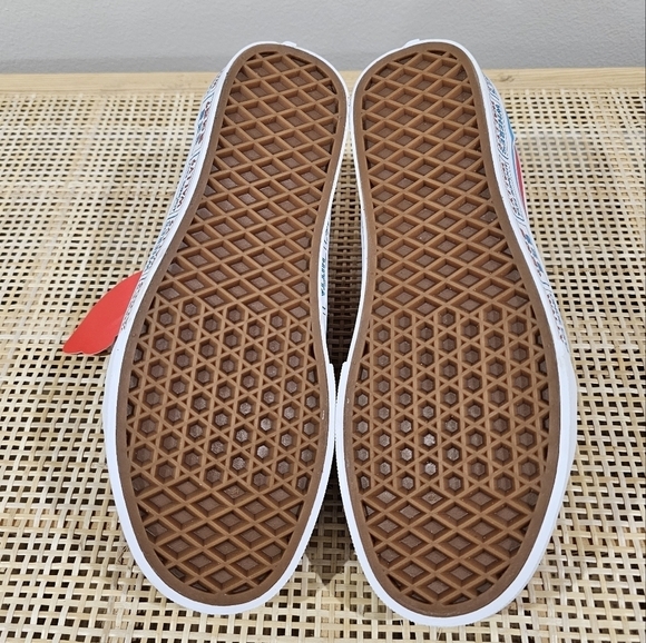 Vans Old Skool, (Where's Waldo?) International Stripes, Unisex M5.5, W7, NWT - Picture 8 of 16